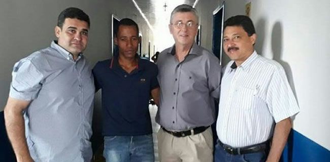 Prefeito Nilton Caetano verifica necessidades dos pacientes em casa de apoio ao câncer