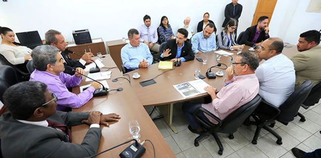 Deputado Aélcio da TV preside reunião com Agero e DER sobre situação de rodoviária em Porto Velho