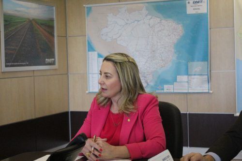 Em reunião com deputada Jaqueline Cassol, diretor do DNIT garante solução para interdição da BR-364 - noticias - progressistas rondonia