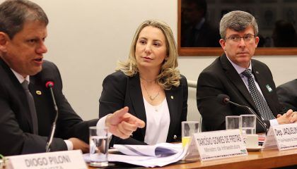 INFRAESTRUTURA: Jaqueline Cassol solicita ao DNIT reparos definitivos para BR-425