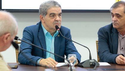 Presidente da Comissão de Habitação, deputado Aélcio da TV debate reabertura de restaurante popular