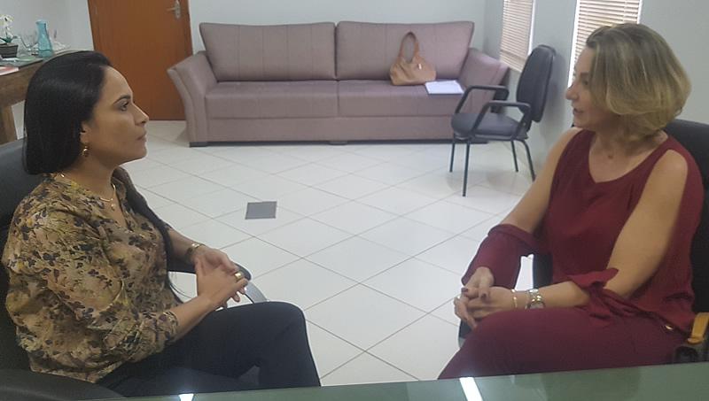 Durante visita, Jaqueline Cassol parabeniza Juliana Roque pelo trabalho em Pimenta Bueno (RO) - noticias - progressistas rondonia